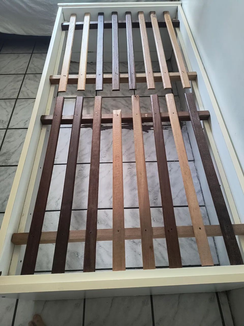 Cama de Solteiro em Madeira - Estrutura Completa