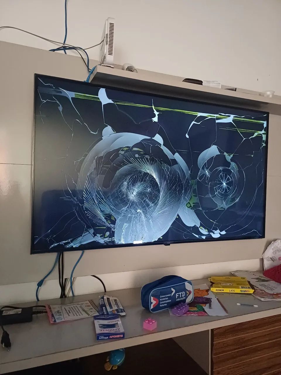 Smart tv lg 50 polegadas tela quebrada  - Foto 3