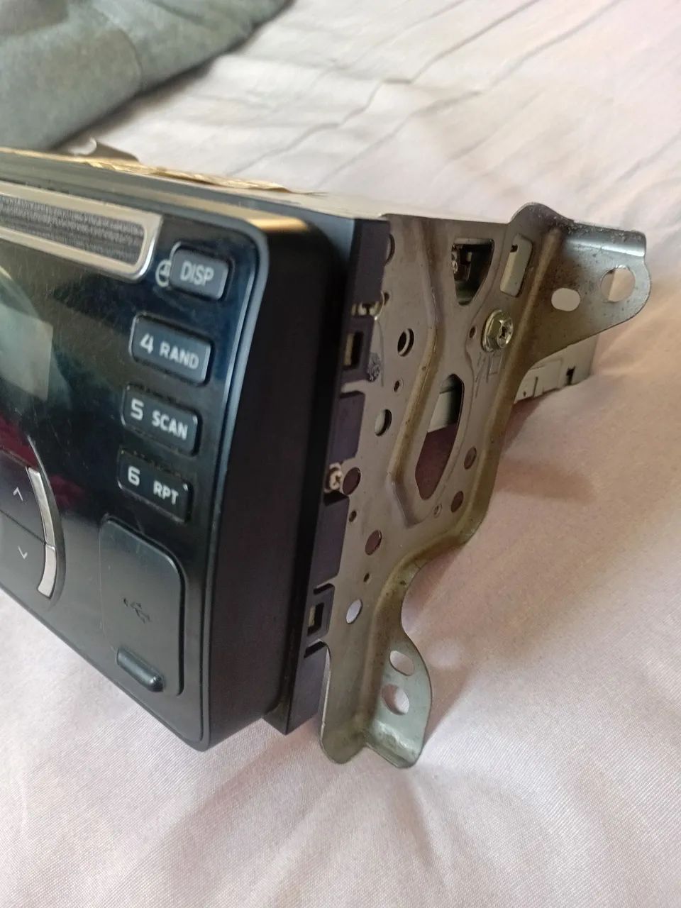 Radio original Etios 2014, com player e USB, funciona perfeitamente  - Foto 2