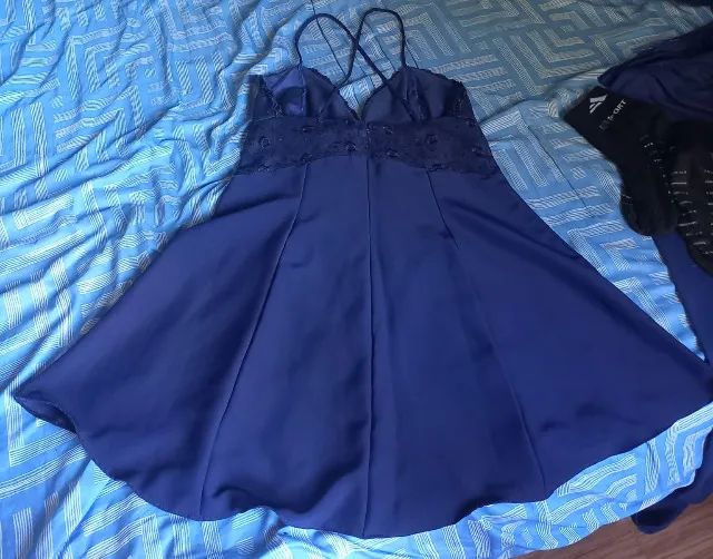 Vestido Azul Marinho com Renda Florida - Foto 2