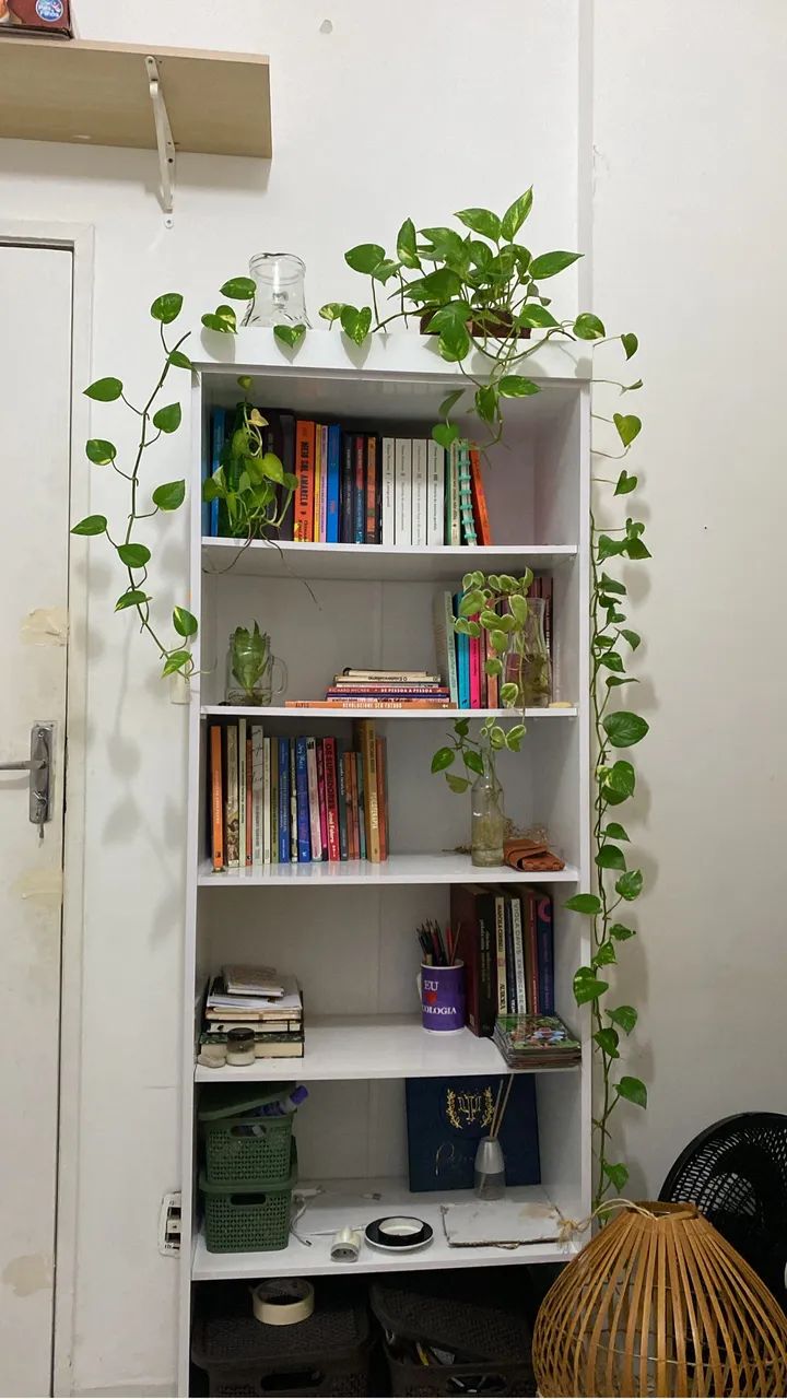 White bookshelf - perfect condition