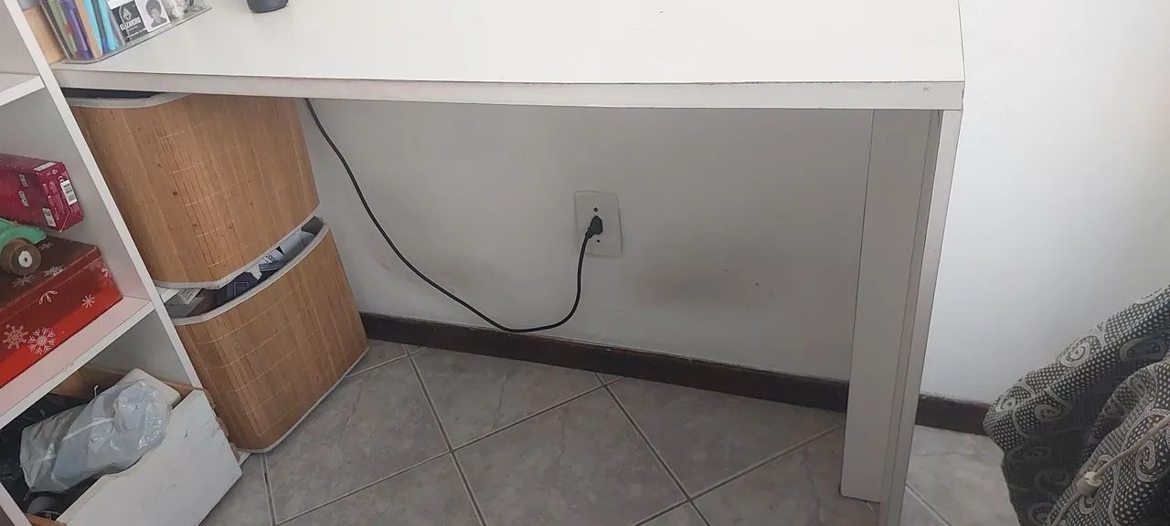 Mesa de escritório com prateleiras em L - Foto 3