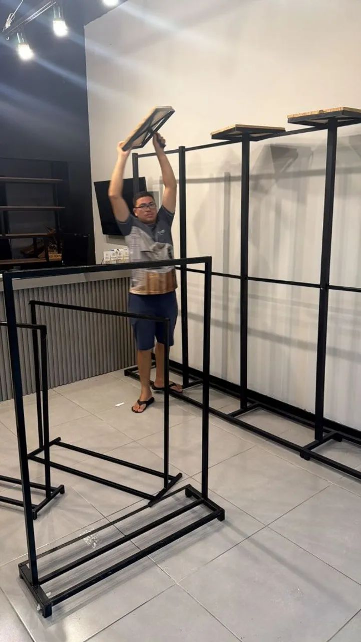 Expositor de roupas - Foto 3