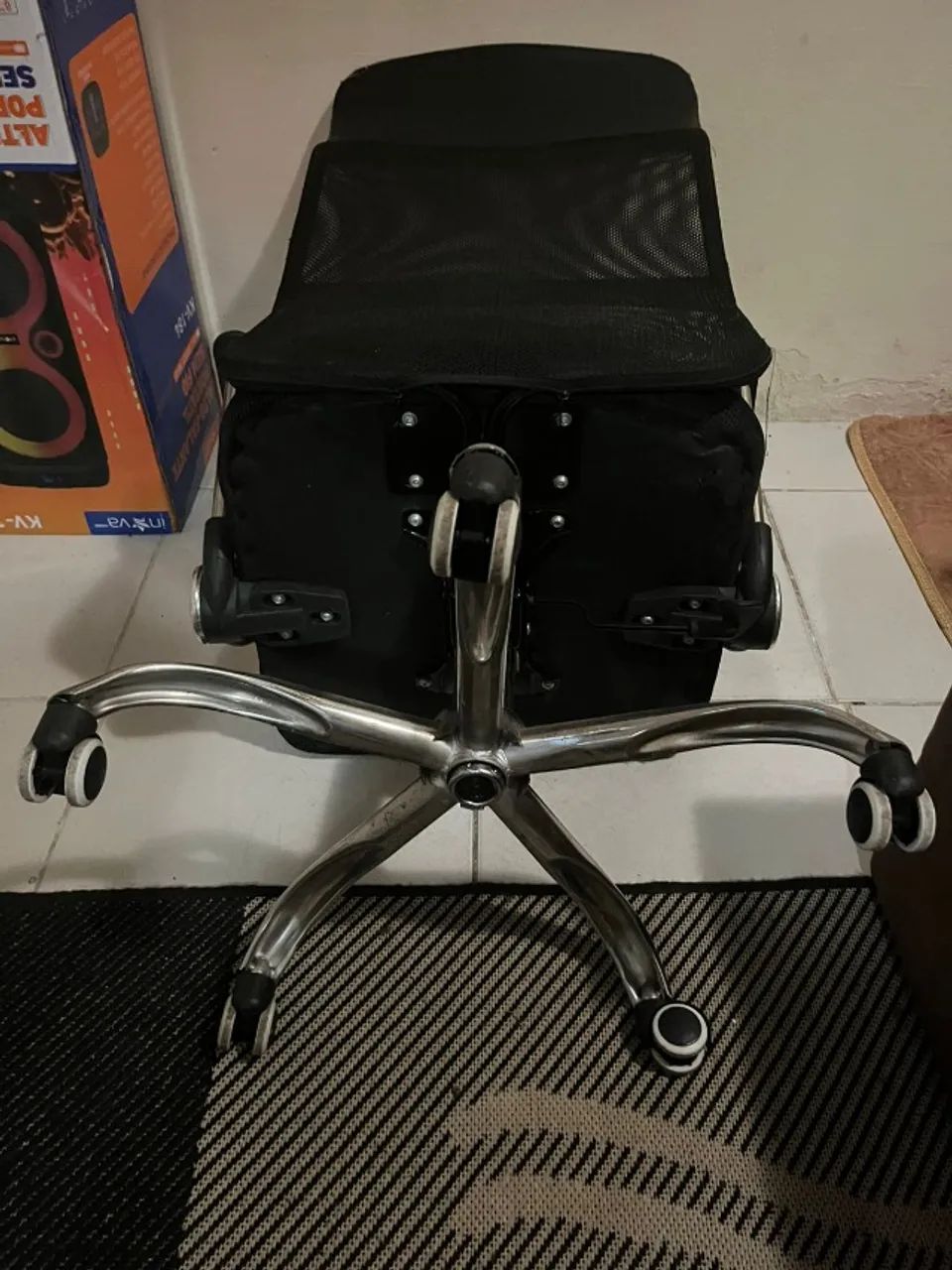 Cadeira para escritório em bom estado leia o anuncio - Foto 4