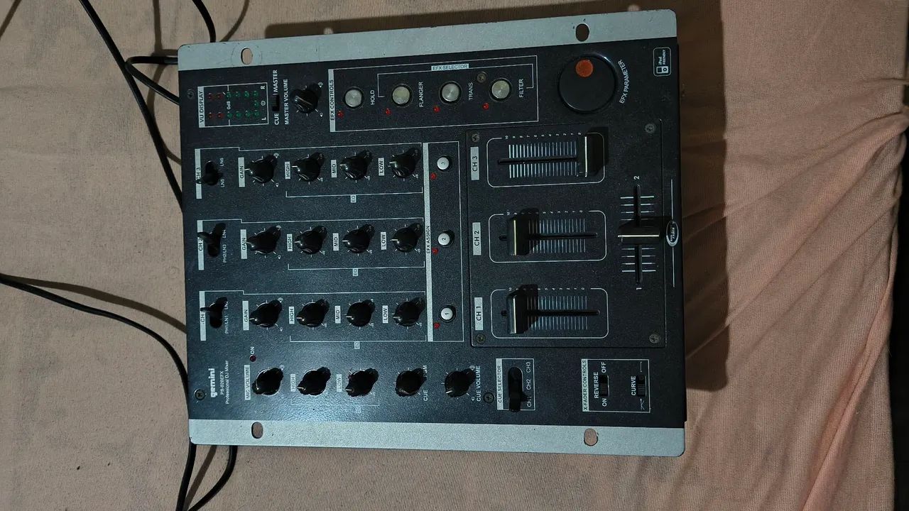 Mixer Gemini PS-626EFX Controladora DJ 