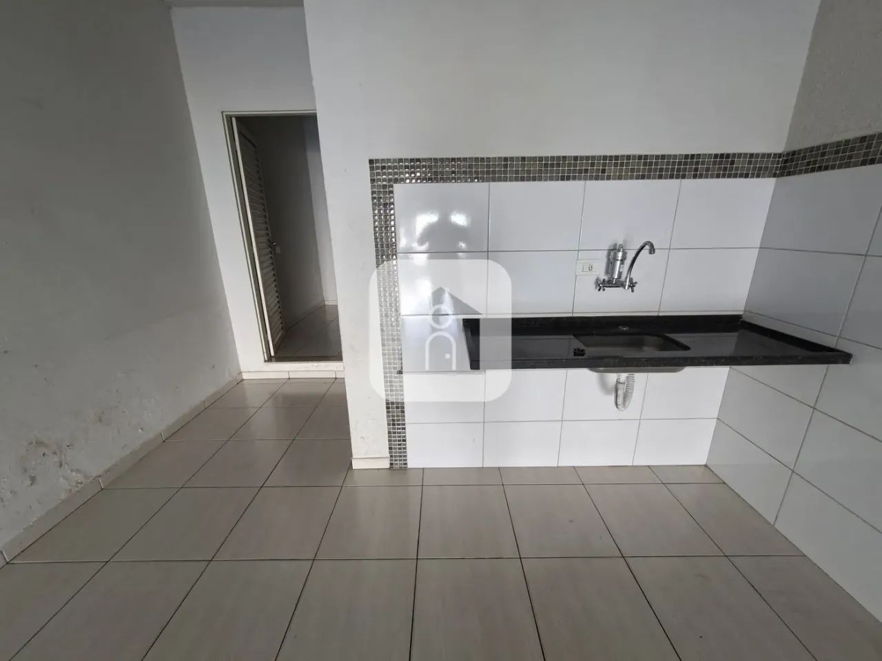 Cômodo comercial no Bairro Tubalina - Foto 2