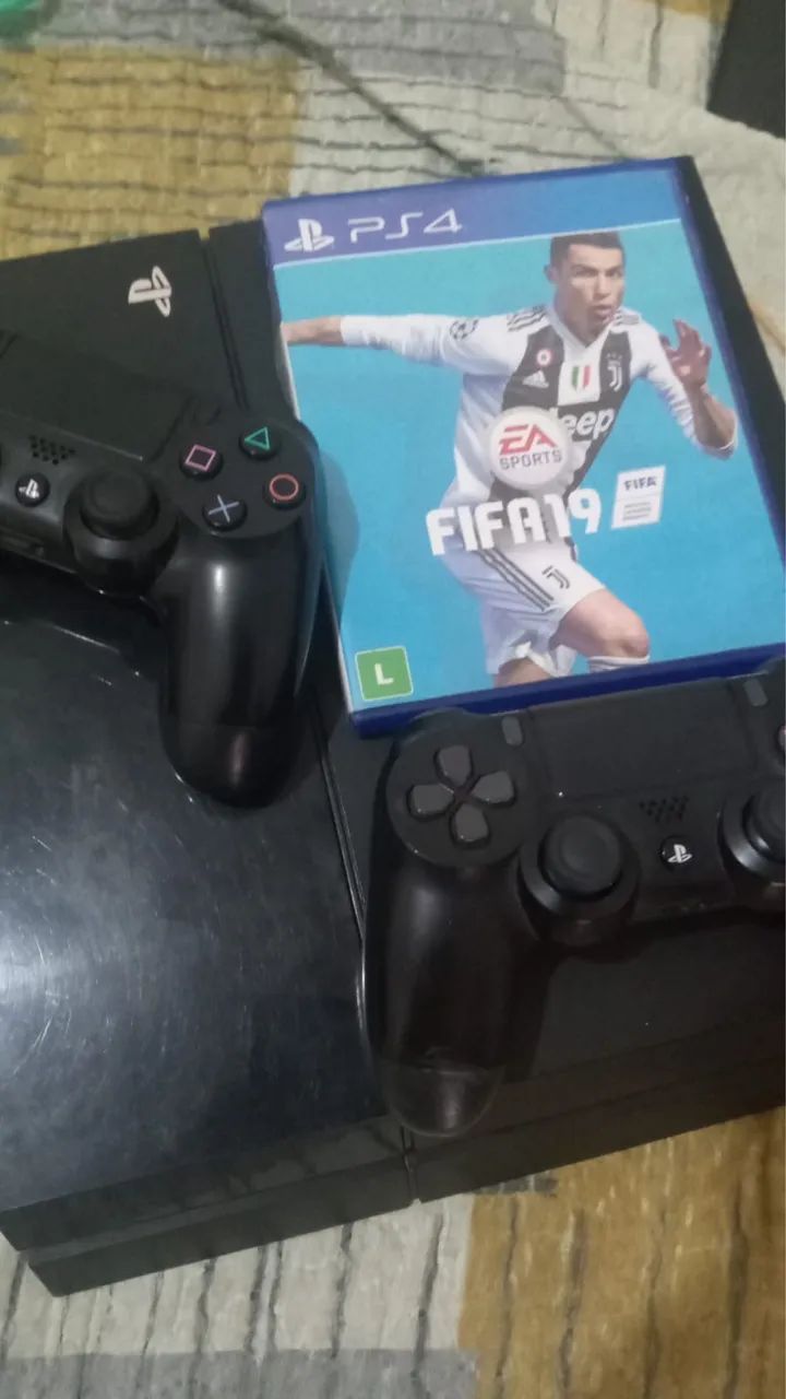 PS4 completo + 2 controles e jogo 