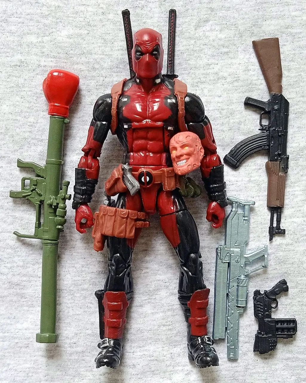 Marvel legends deadpool 16cm - Hobbies e coleções - Parque