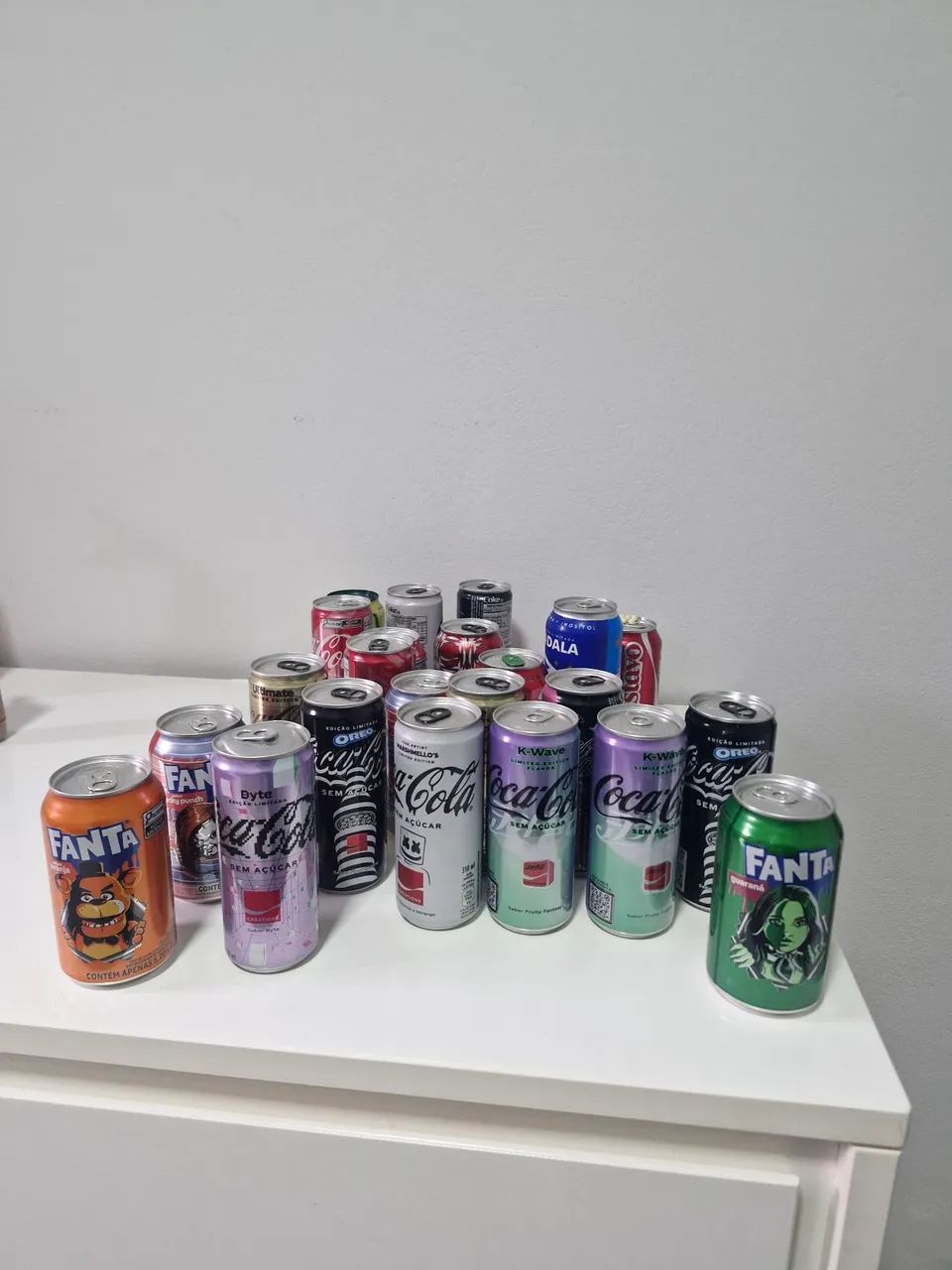 Latas colecionaveis todas lacrados