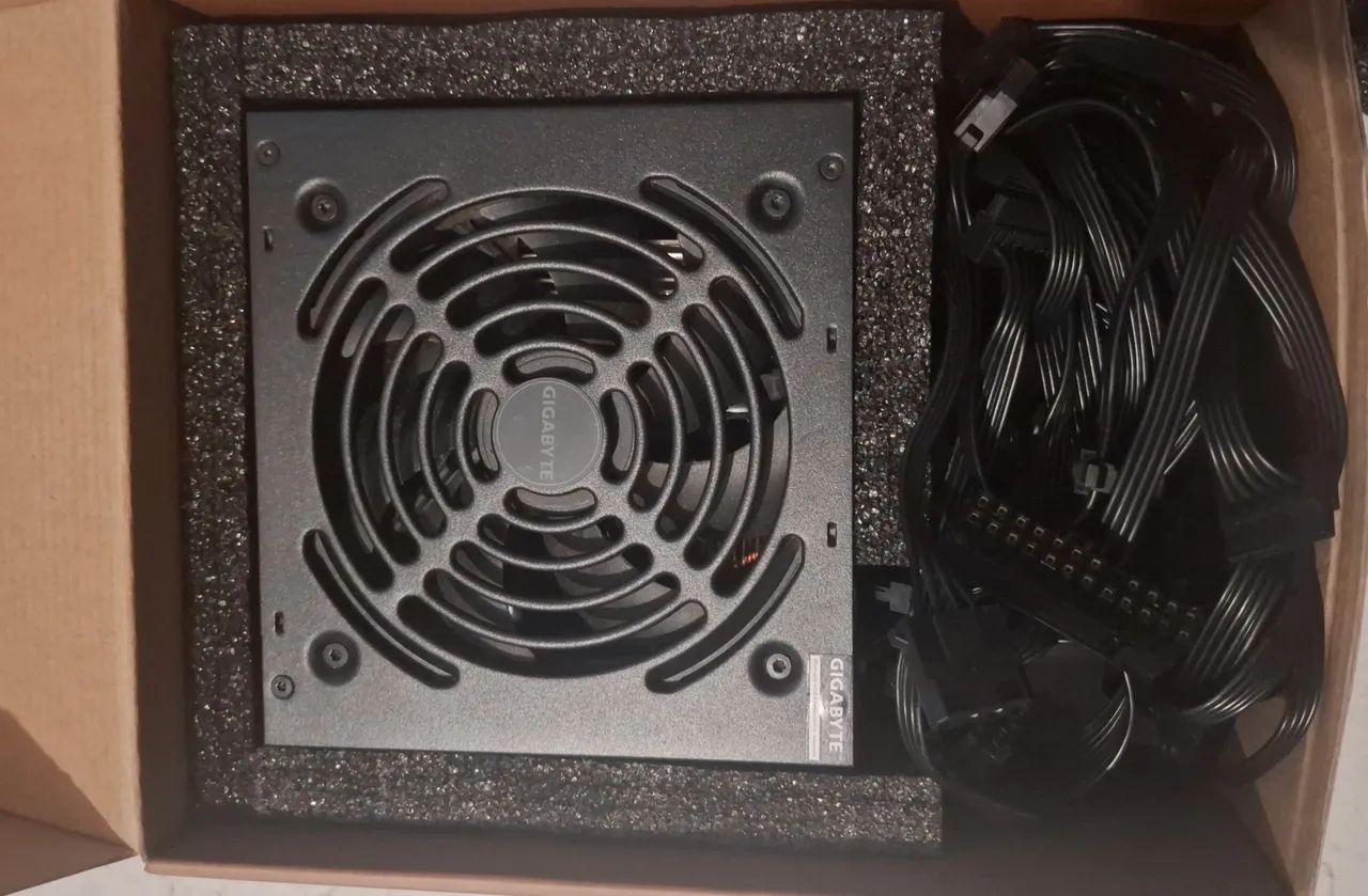 Fonte Gigabyte P550B 550W - 80 Plus Bronze - Foto 3
