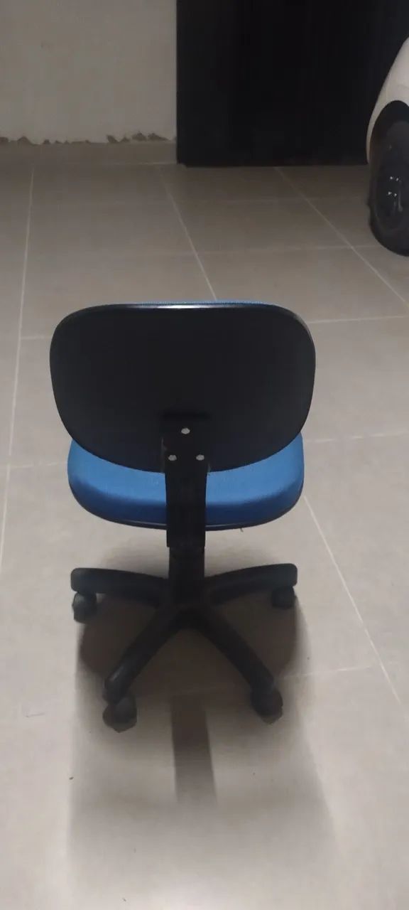 Cadeira escritório muito conservada  - Foto 3