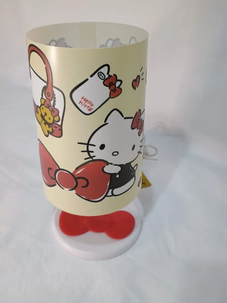 Abajour Hello Kitty Cilindro, Vermelho, Amarelo e Branco