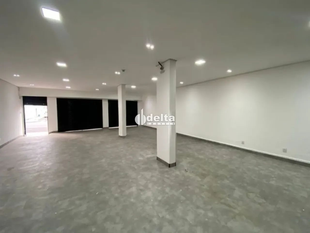 Loja disponível para locação no bairro Nossa Senhora Aparecida em Uberlândia-MG. 1