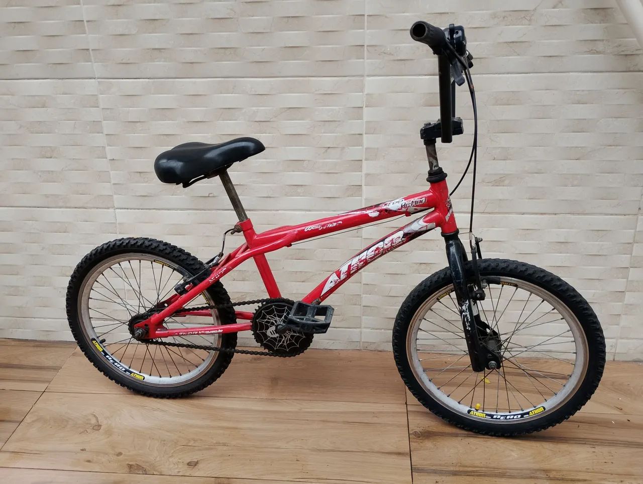 Bicicleta semi usada para criança 