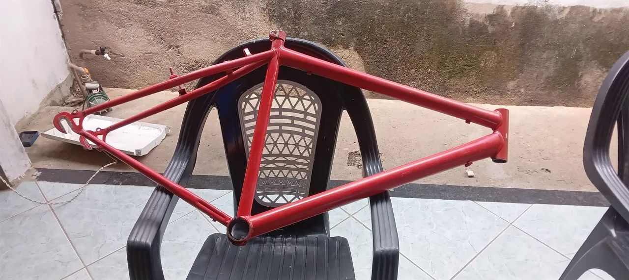 Vendo este quadro de bicicleta aro 26