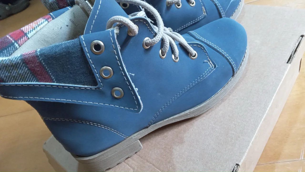 Bota feminina azul nº35