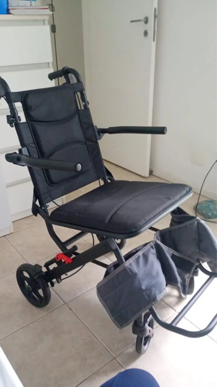 Cadeira de rodas - Foto 4