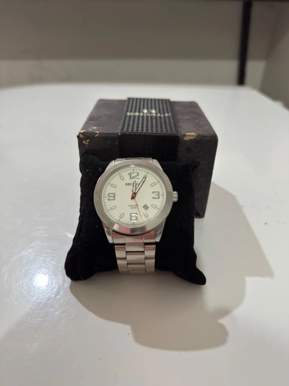 Relógio Seculus prata original. Sem garantia e sem bateria. Necessita bateria nova.