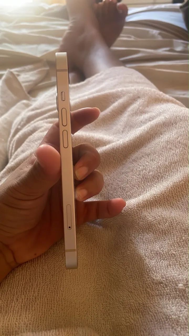 iPhone 14 com caixa e carregador  - Foto 3
