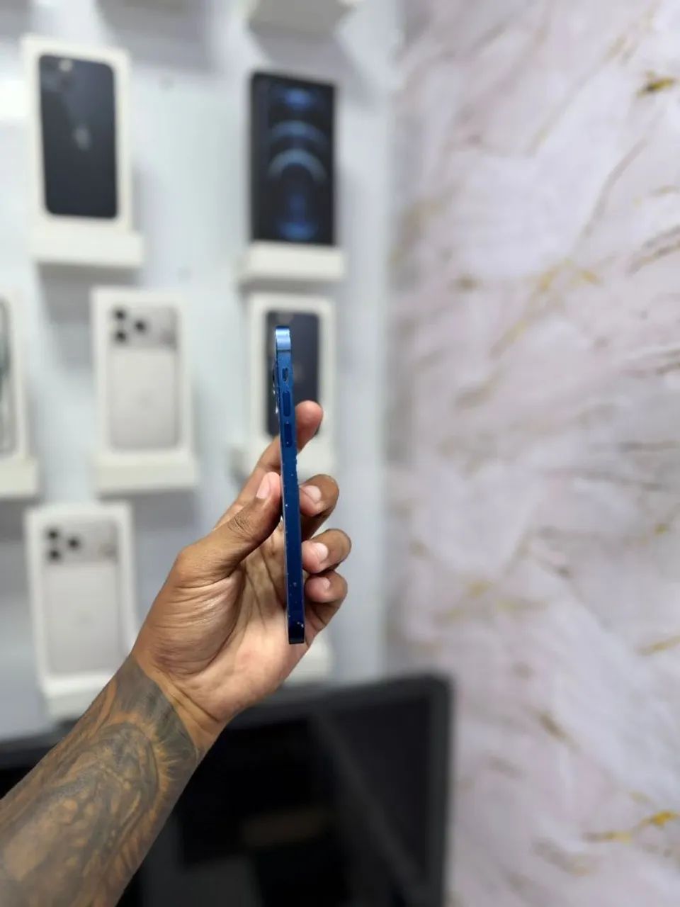 IPHONE 12 128GB AZUL<br>R$ 1.799,00 TOP - Foto 2