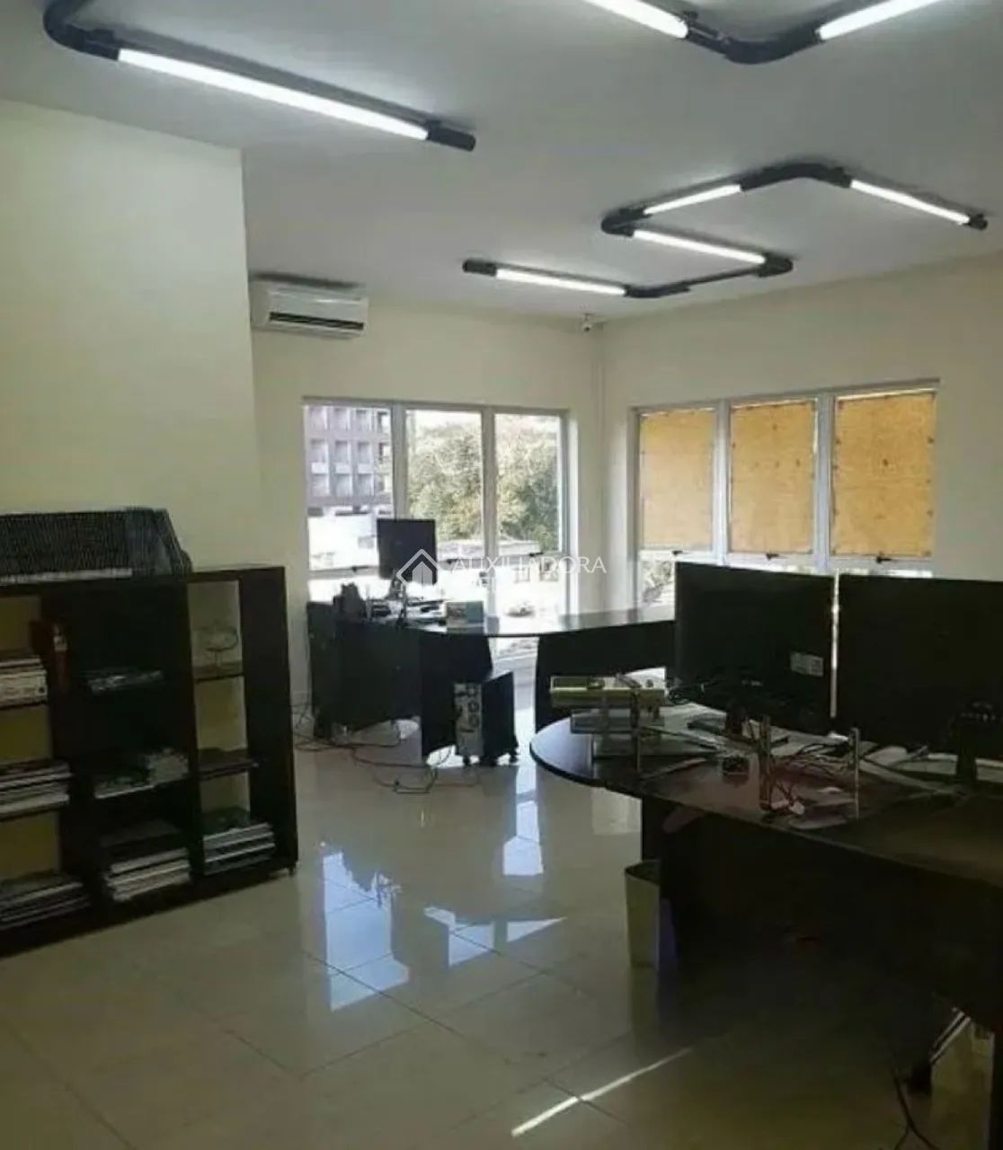 03 salas comerciais com 3 banheiros, 4 vagasna Trindade - Foto 4