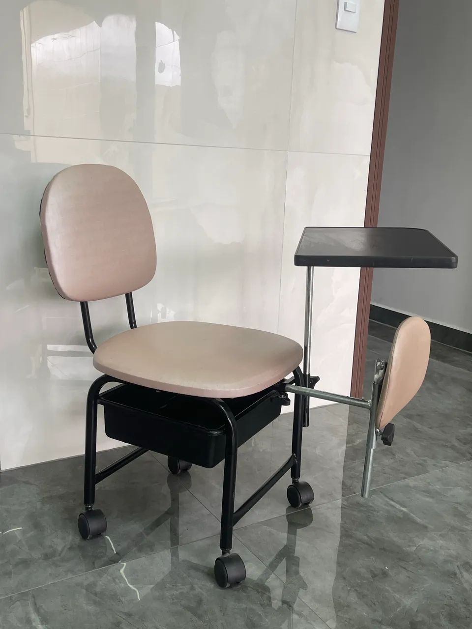 Cadeira manicure e pedicure