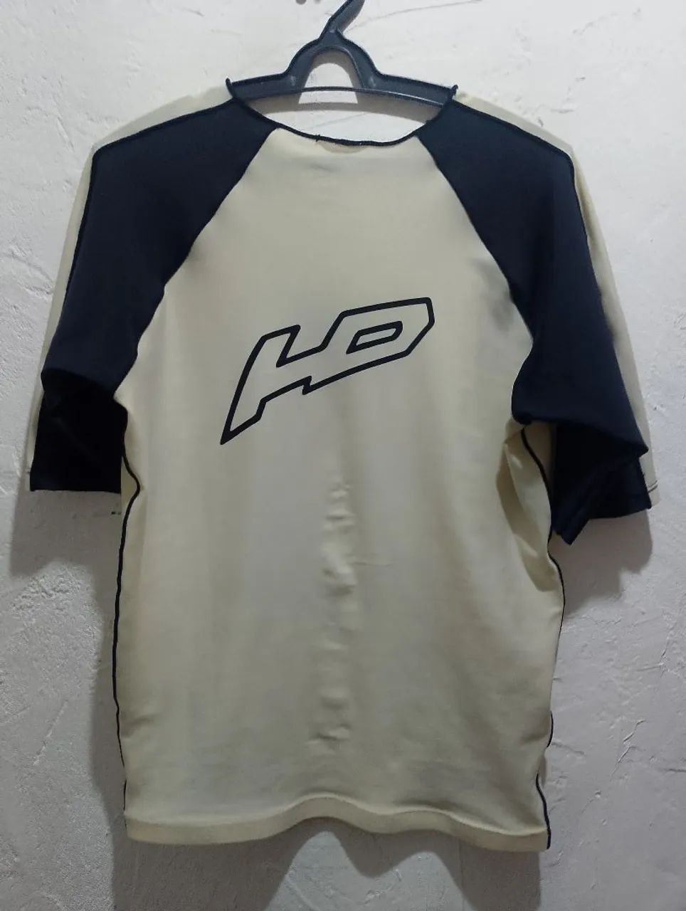 Camisa M da HD de surf em perfeito estado - Foto 5