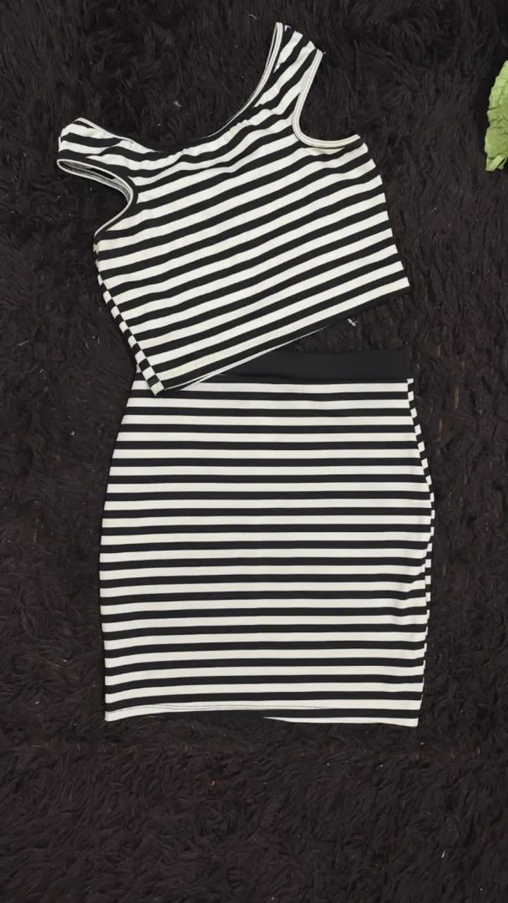 ROUPAS USADAS APENAS UMA VEZ