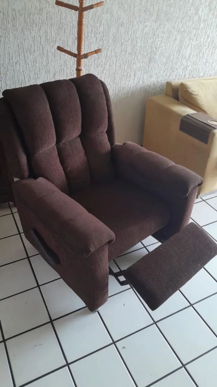 VENDO CADEIRA SEMI NOVA - Foto 3