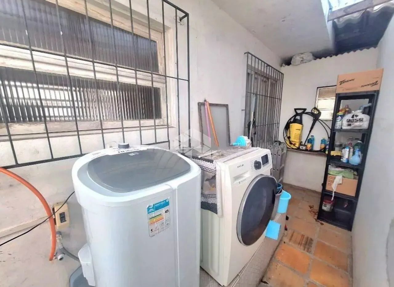 CASA COM 4 QUARTOS SENDO SUÍTE E 3 VAGAS DE GARAGEM À VENDA NO ITACORUBI FLORIANÓPOLIS - Foto 5