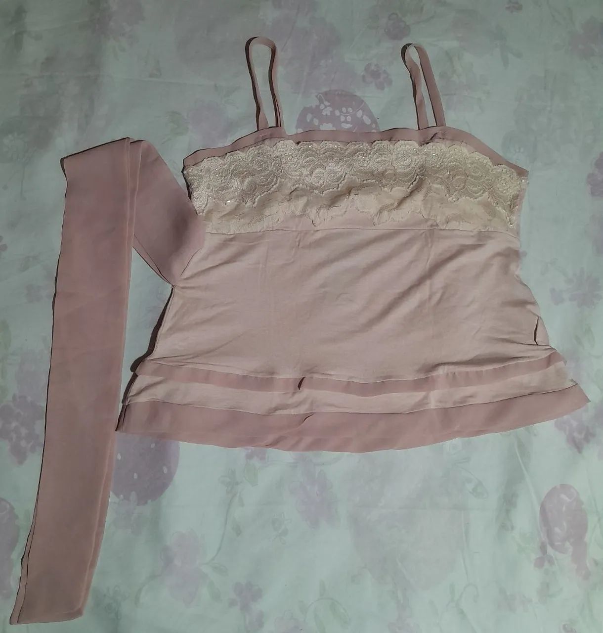 regata feminina rosa com renda