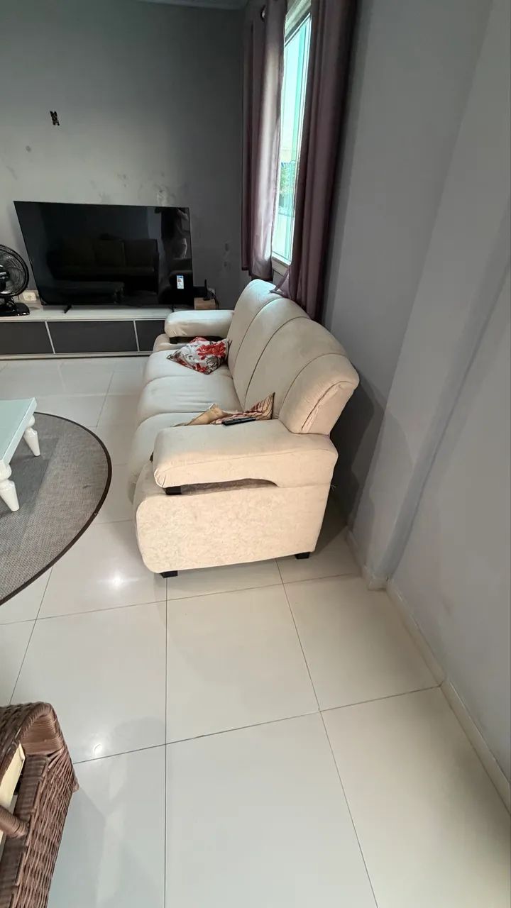 Sofá 3 lugares 