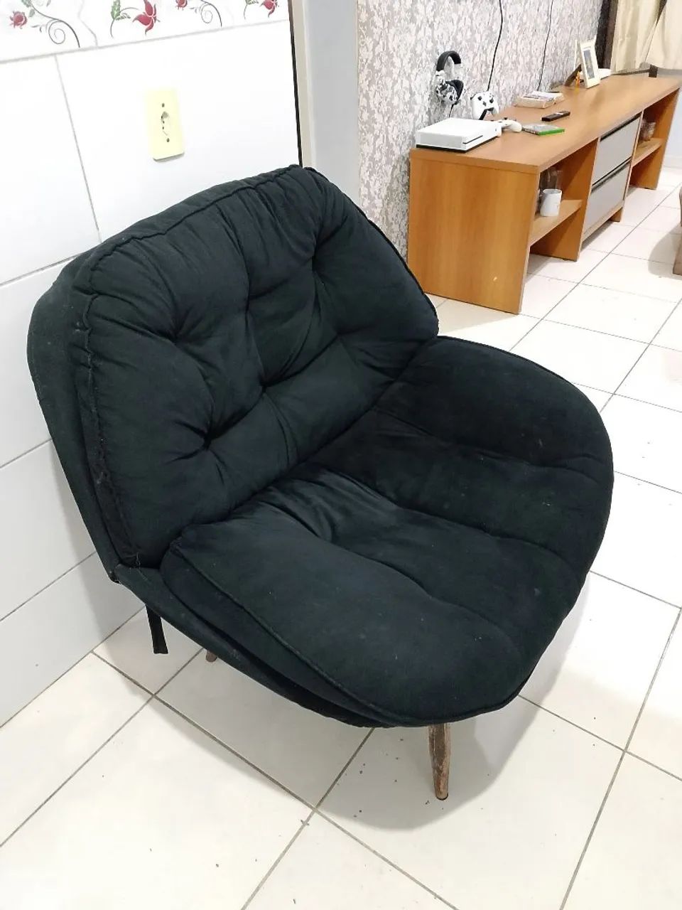 Poltrona Preta semi nova - Foto 4