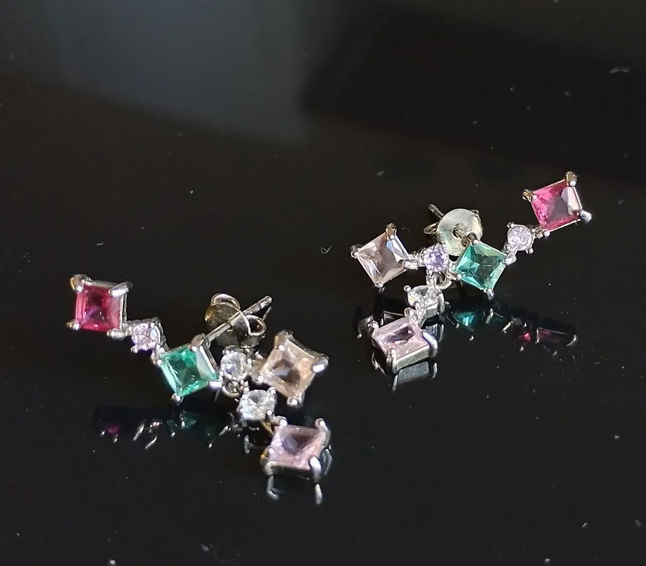 Brincos com strass coloridos (novos). - Foto 2