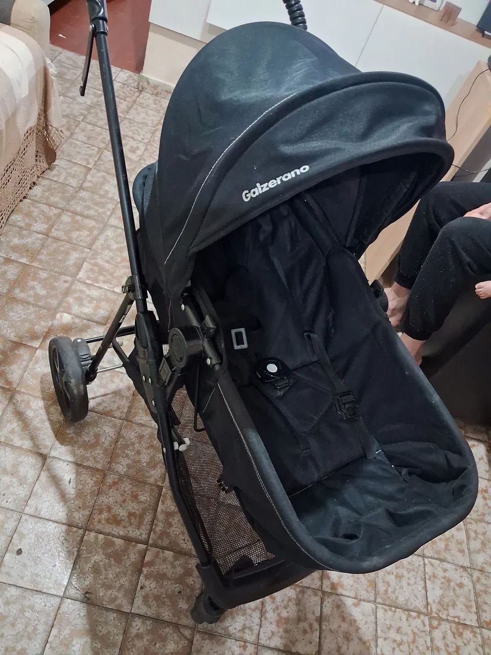 Carrinho de bebê semi novo Galzerano