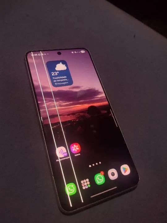 Vendo celular s21 fe 5g único detalhe as linhas na tela  - Foto 2