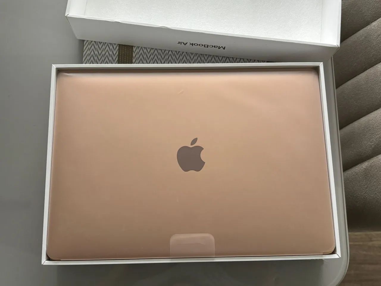 め*る様 MacBook Air M1 8GB Office FCPX シール跡 MacBook Air M1 13? NOVO LACRADO 8GB 256GB - Nunca Usado