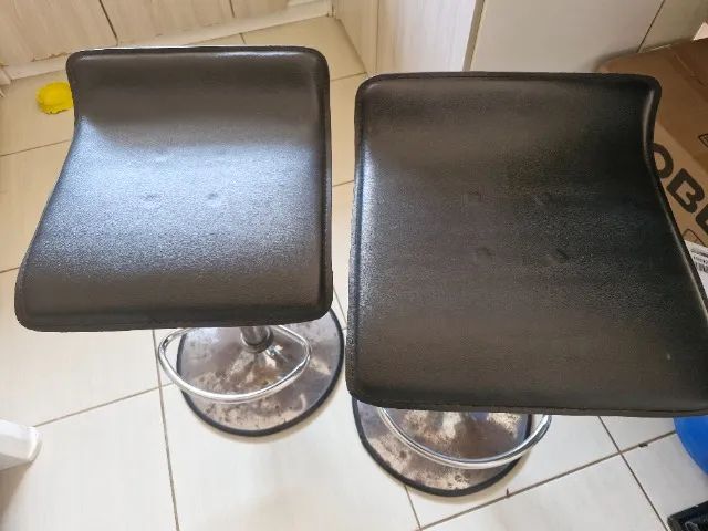 Jogo de Banqueta giratória em ótimo estado - Foto 2