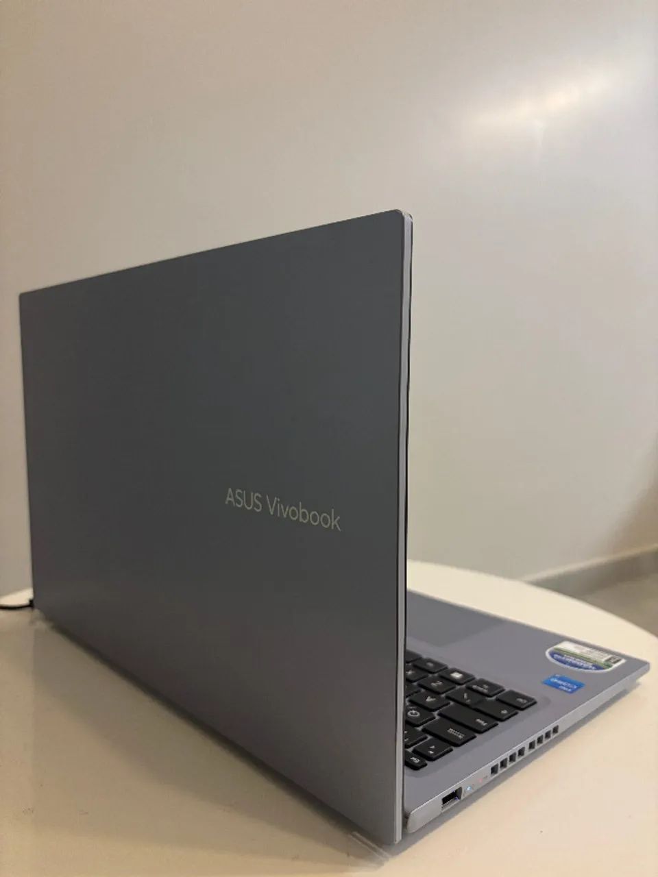 Excelente Ultrabook Asus Vivobook I5/8 gigas memória ram/ Ssd 256