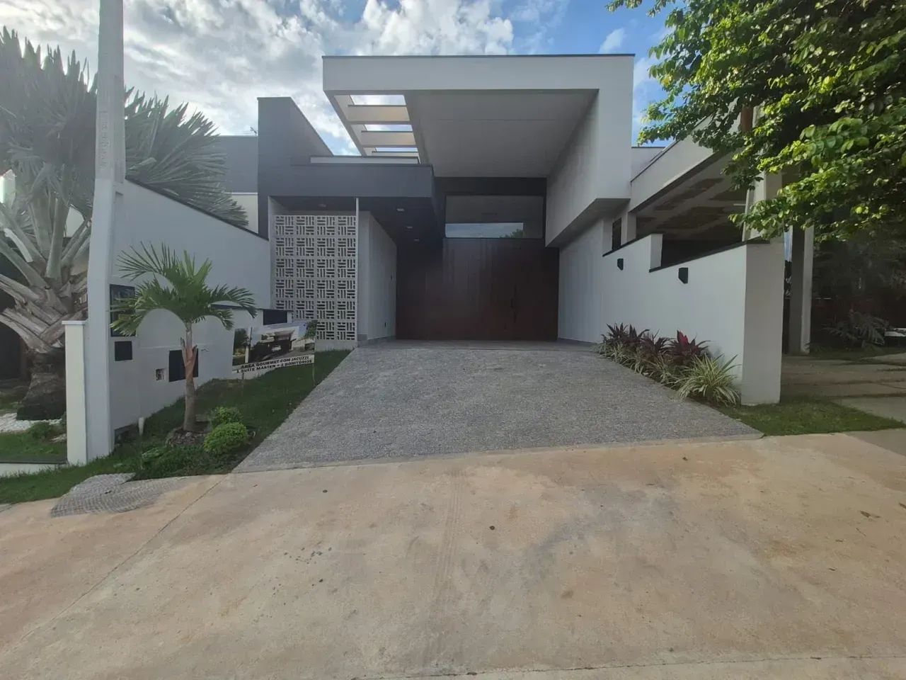 Casa em Condomínio em Tatuí com 3 Dormitórios (1 Suíte master com closet)