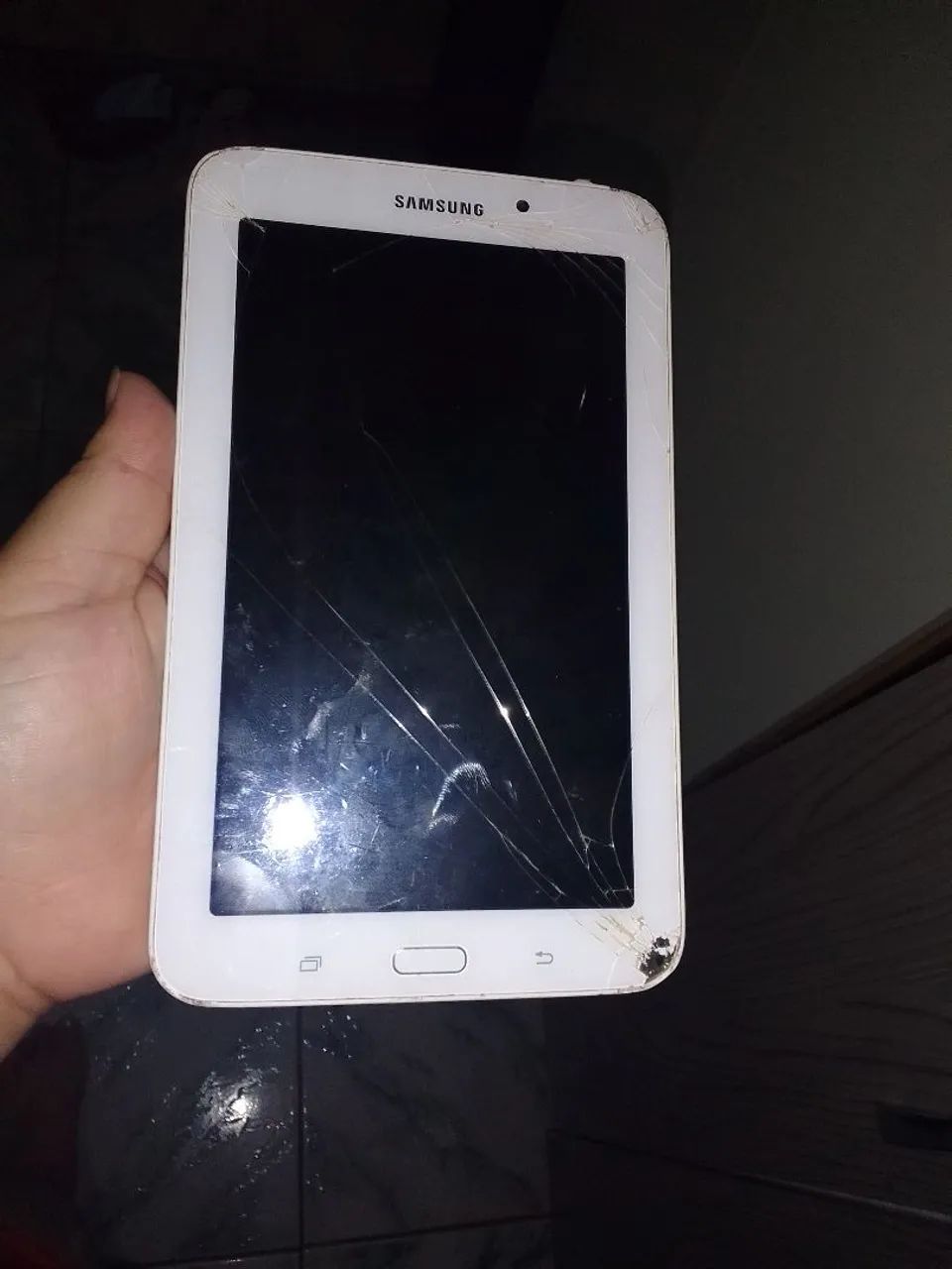 Vende _se tv 32 polegadas +tablets ambos liga mais todos tem problema na tela  - Foto 2