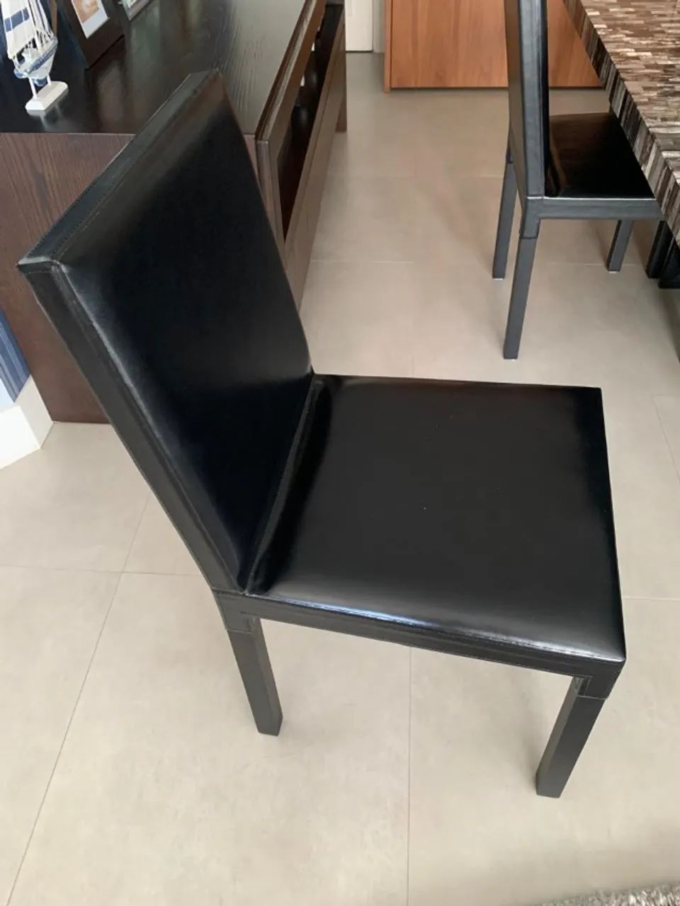 Mesa de Jantar 6 Lugares com Pastilha de chifre preto - Foto 5
