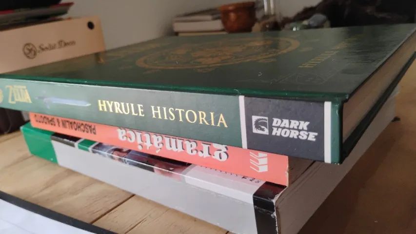 Livro Hyrule Historia  - Foto 2