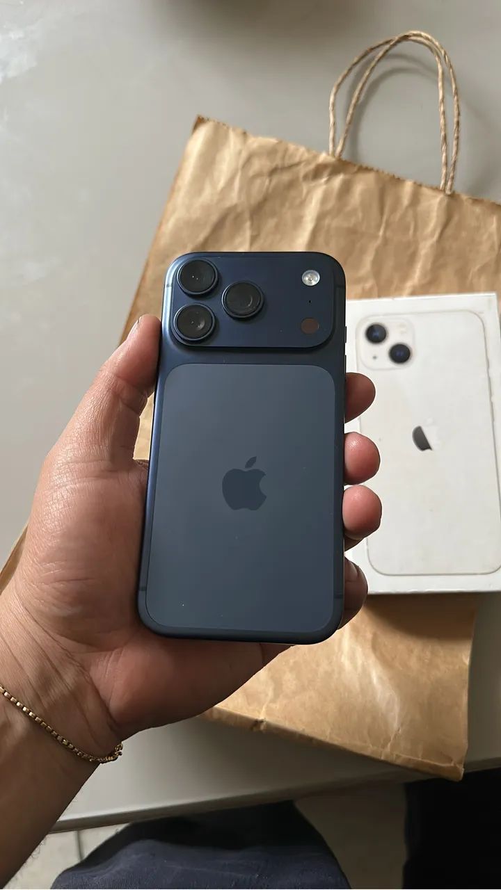 iPhone 17 pro 256 azul  - Foto 3