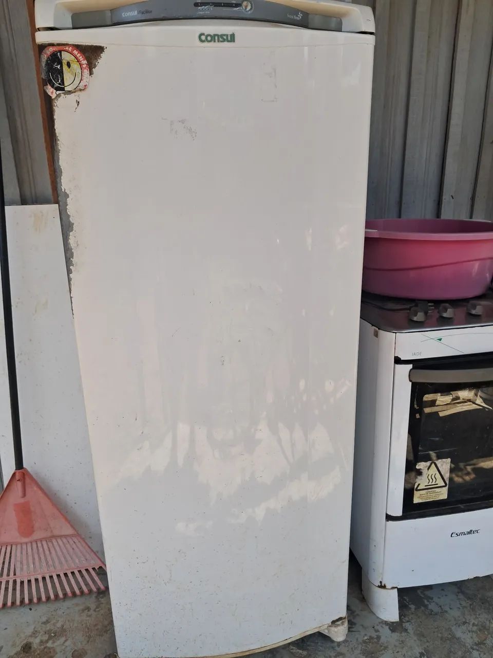 Vende-se geladeira funcionando perfeitamente 