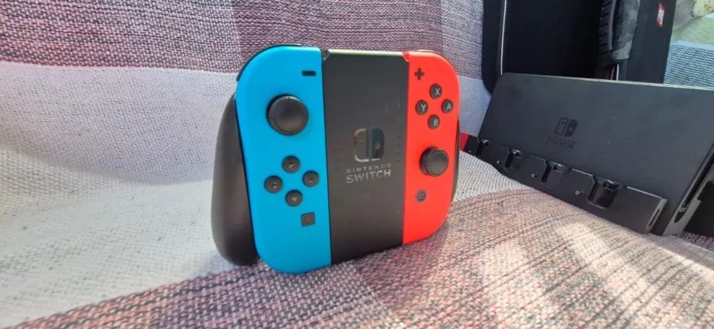Nintendo Switch Oled 4 controles e case - Foto 2
