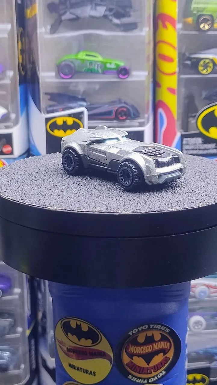 Batmóvel Hotwheels  R$ 30,00 cada - Foto 2