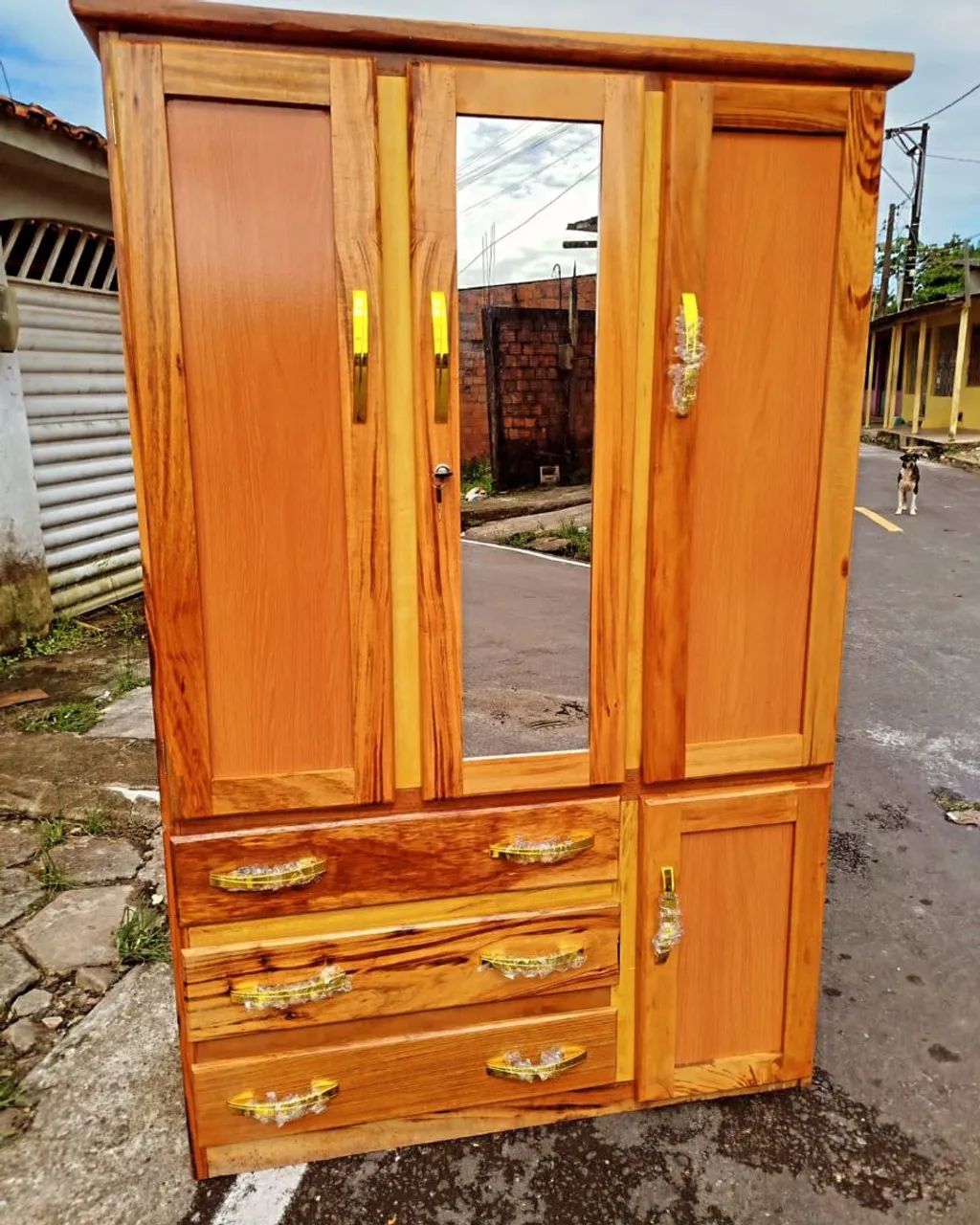 Guarda roupa de solteiro - madeira muiracatiara completo com espelho 