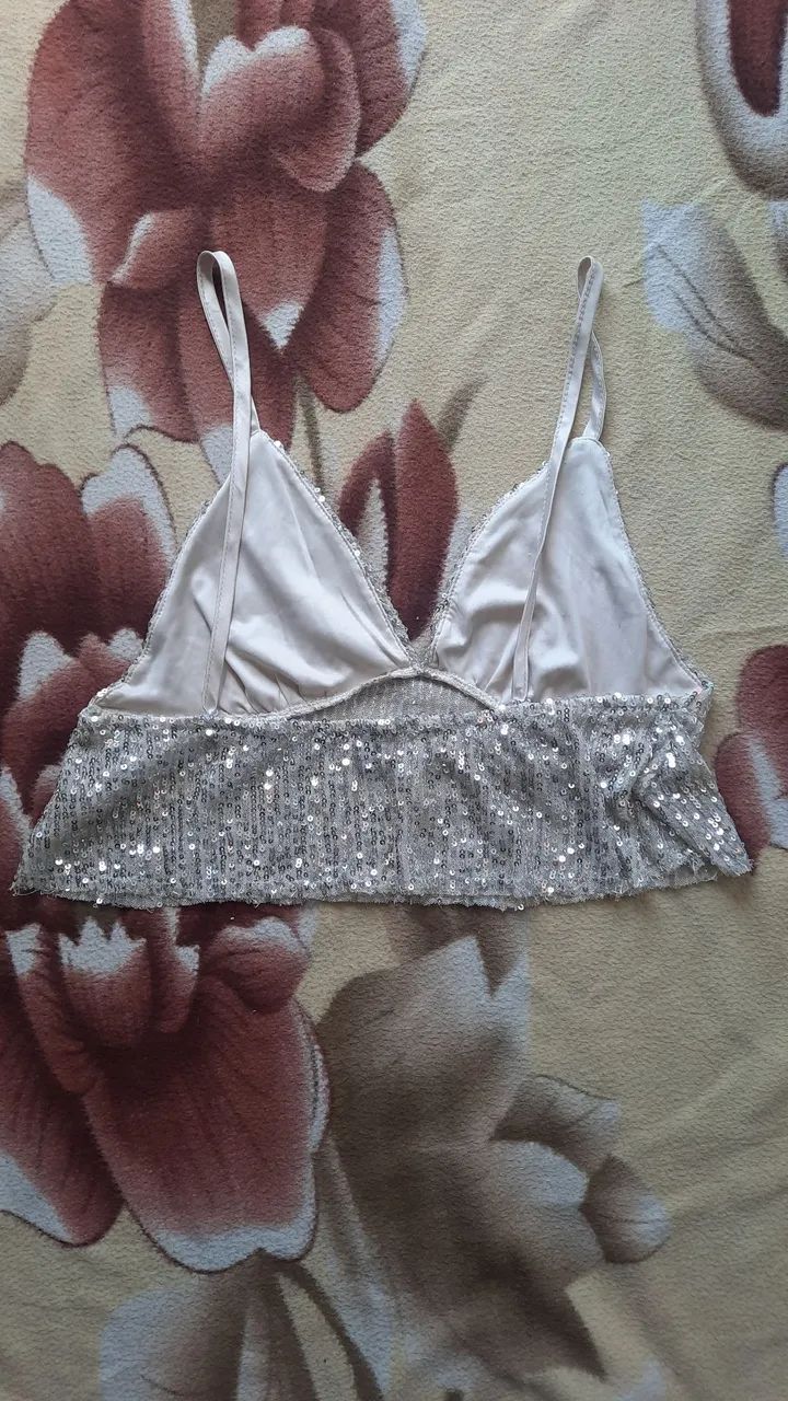 Top Cropped Prata com Paetês - PP - Foto 2