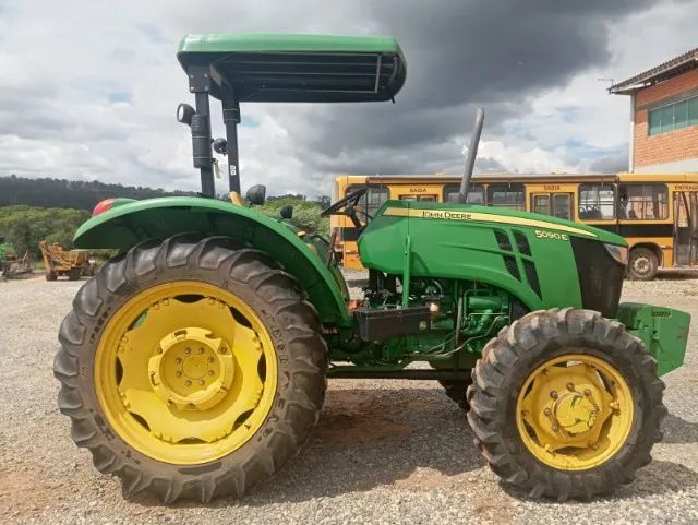 Trator John Deere